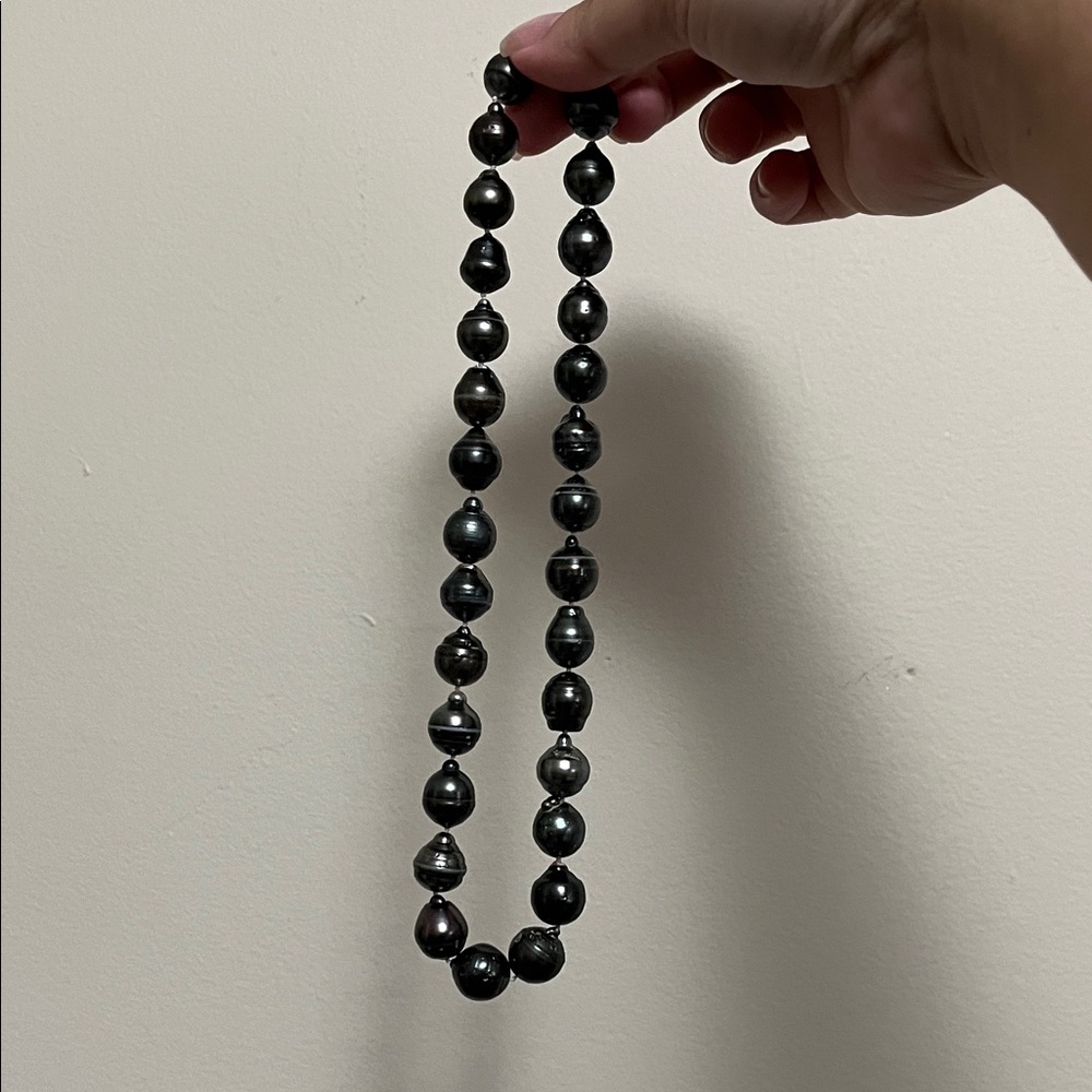 Free shipping : Genuine Baroque Tahitian Pearl Necklace